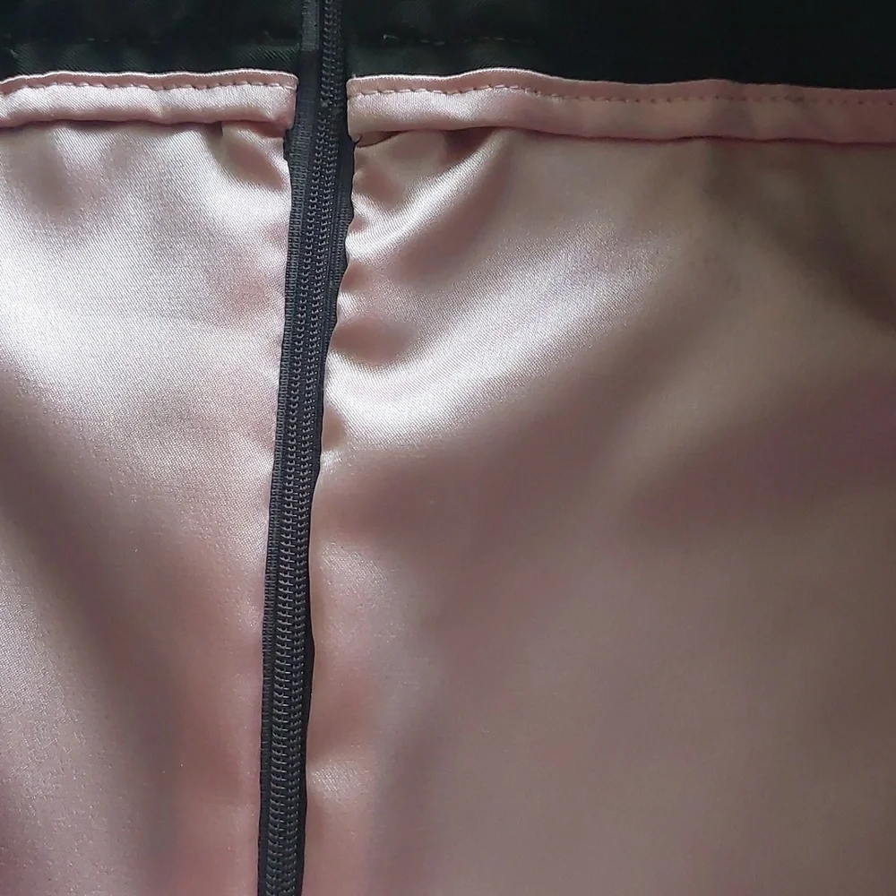 ⭐Host Pick⭐PINK TARTAN, size 14, dark olive green color skirt - Picture 9 of 15